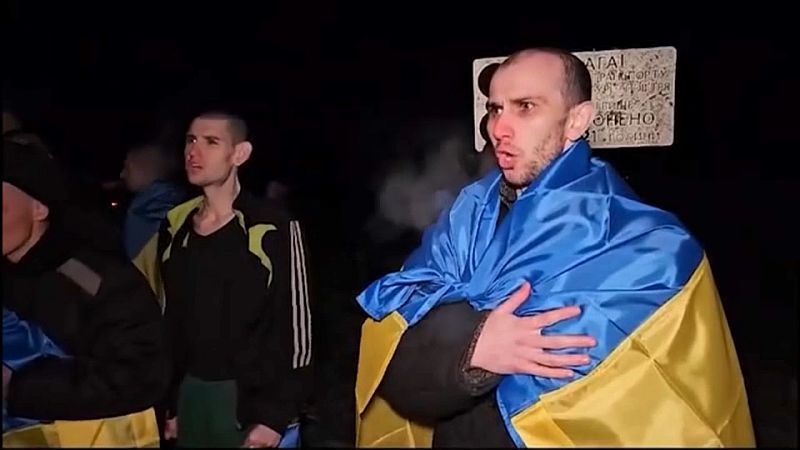 Endlich wieder zu Hause: Russland und Ukraine haben Gefangene ausgetauscht