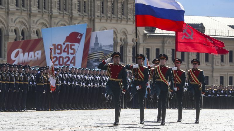 Russland erinnert an "Tag des Sieges" mit 9.000 Soldaten und deutschen Panzern