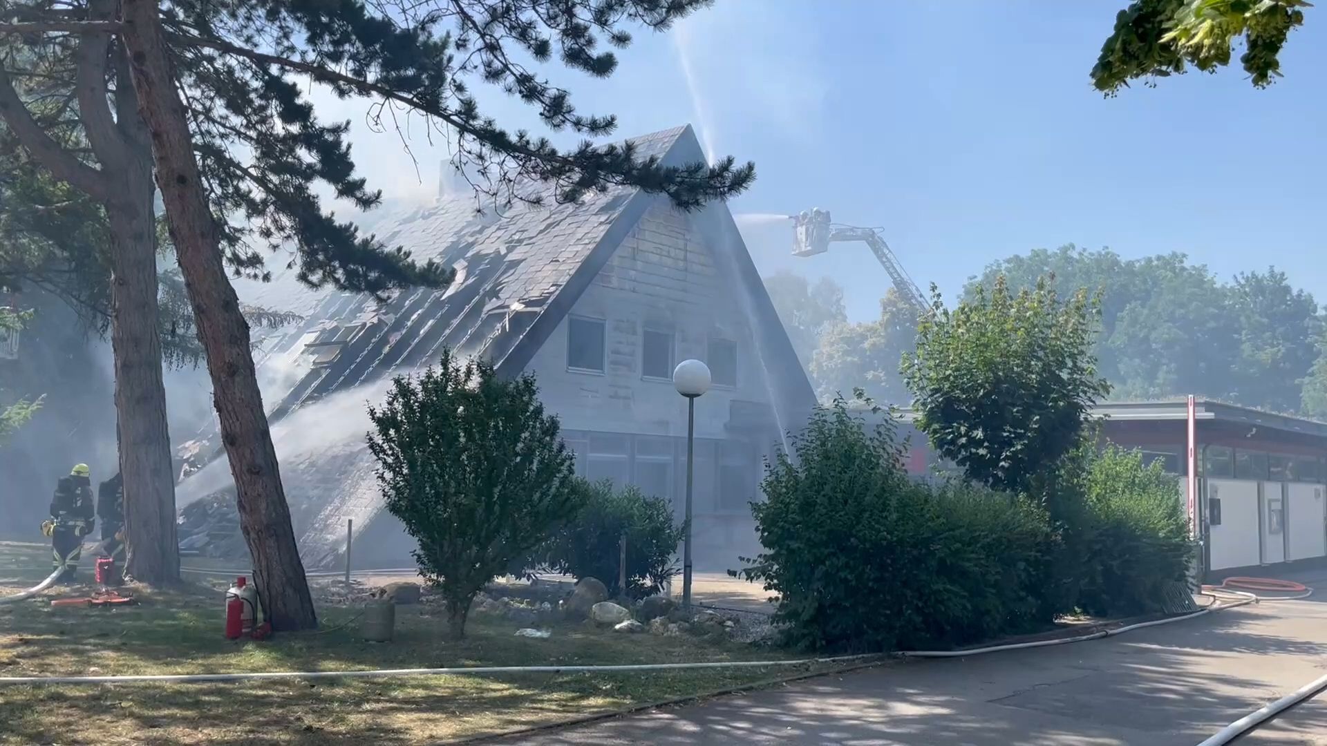 Video: Brand in ehemaliger Gaststätte am Weinweg