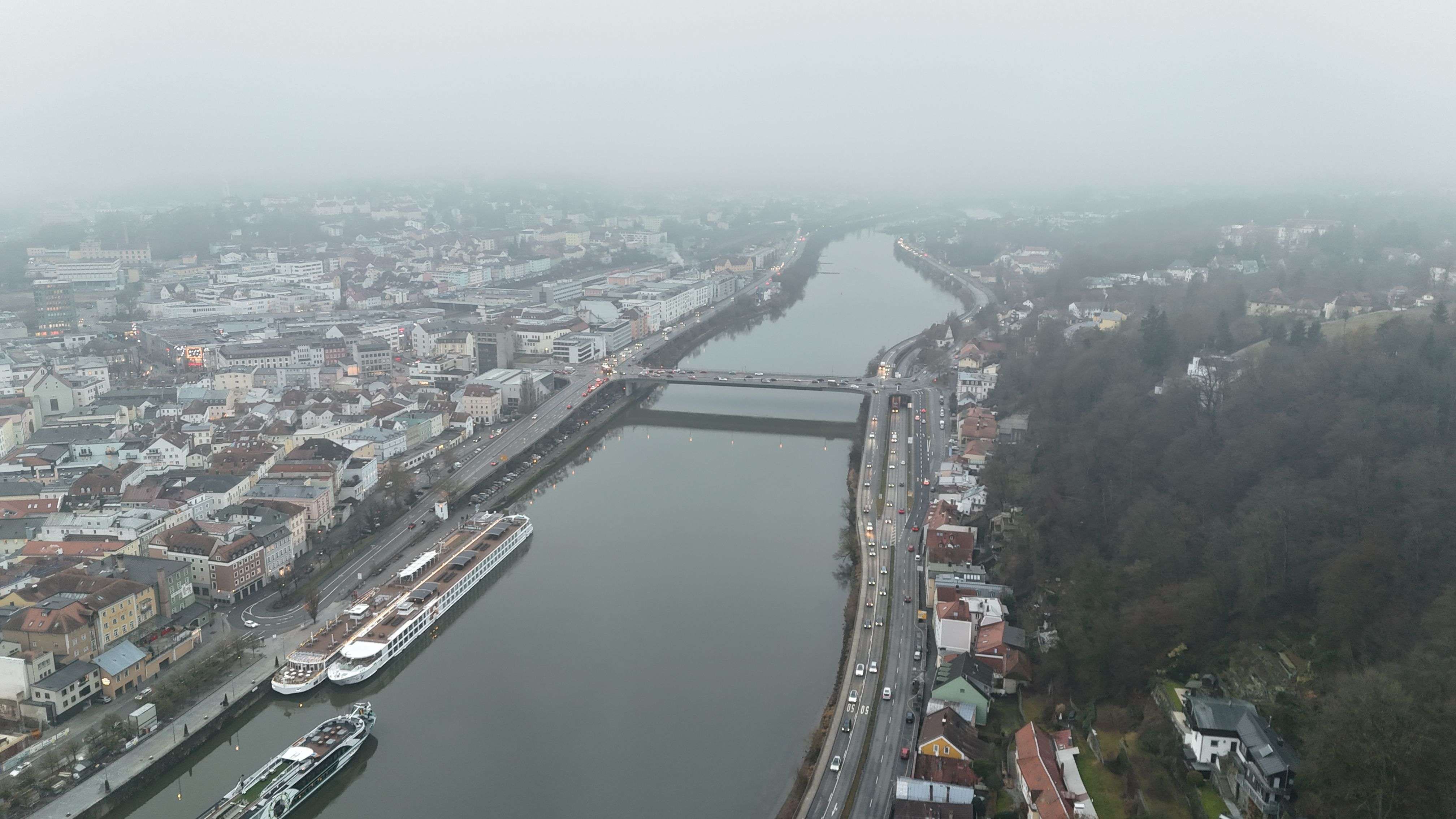 Video: Wer hat noch nicht, wer will nochmal? Der Teufelskreis rund um die Passauer Brücken