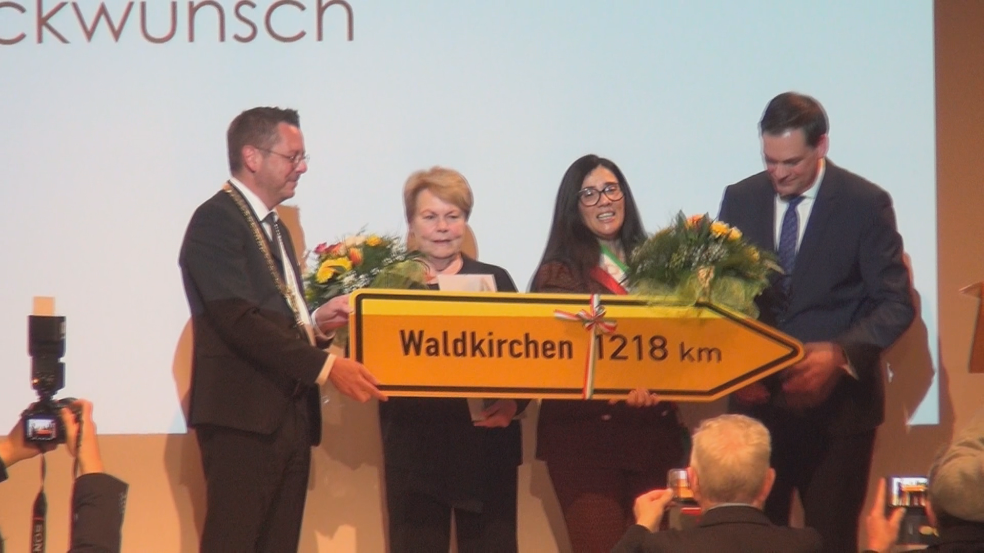 Video: Ehrenbriefe und Gäste aus Ischia beim Waldkirchner Neujahrsempfang