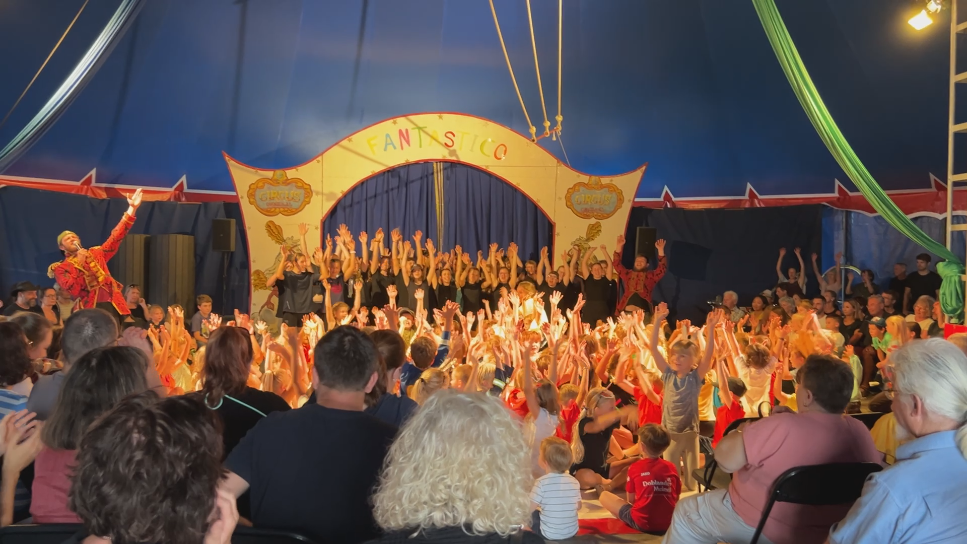 Video: Zirkuscamp Burghausen lässt Kinderherzen höher schlagen