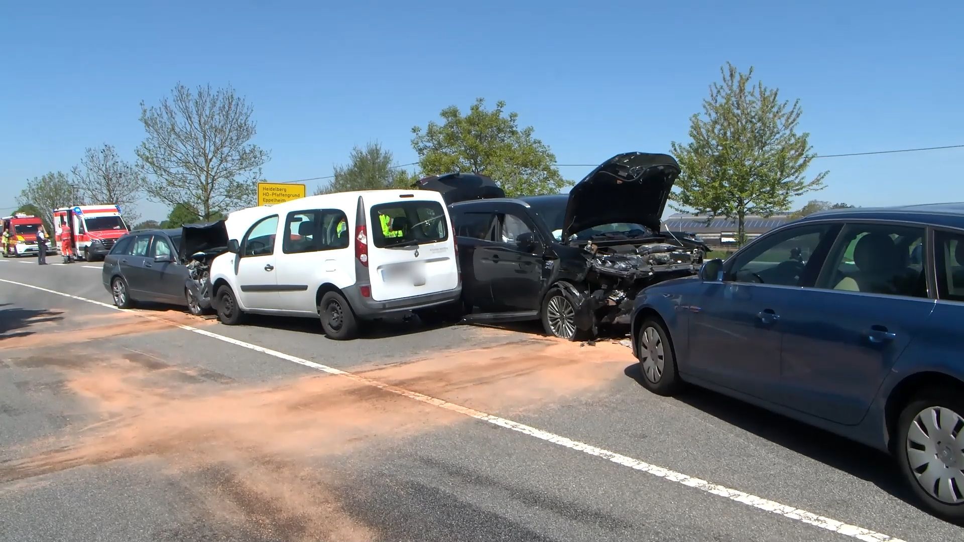 Schwerer Unfall auf der B535 bei Heidelberg– drei Verletzte, hoher Sachschaden
