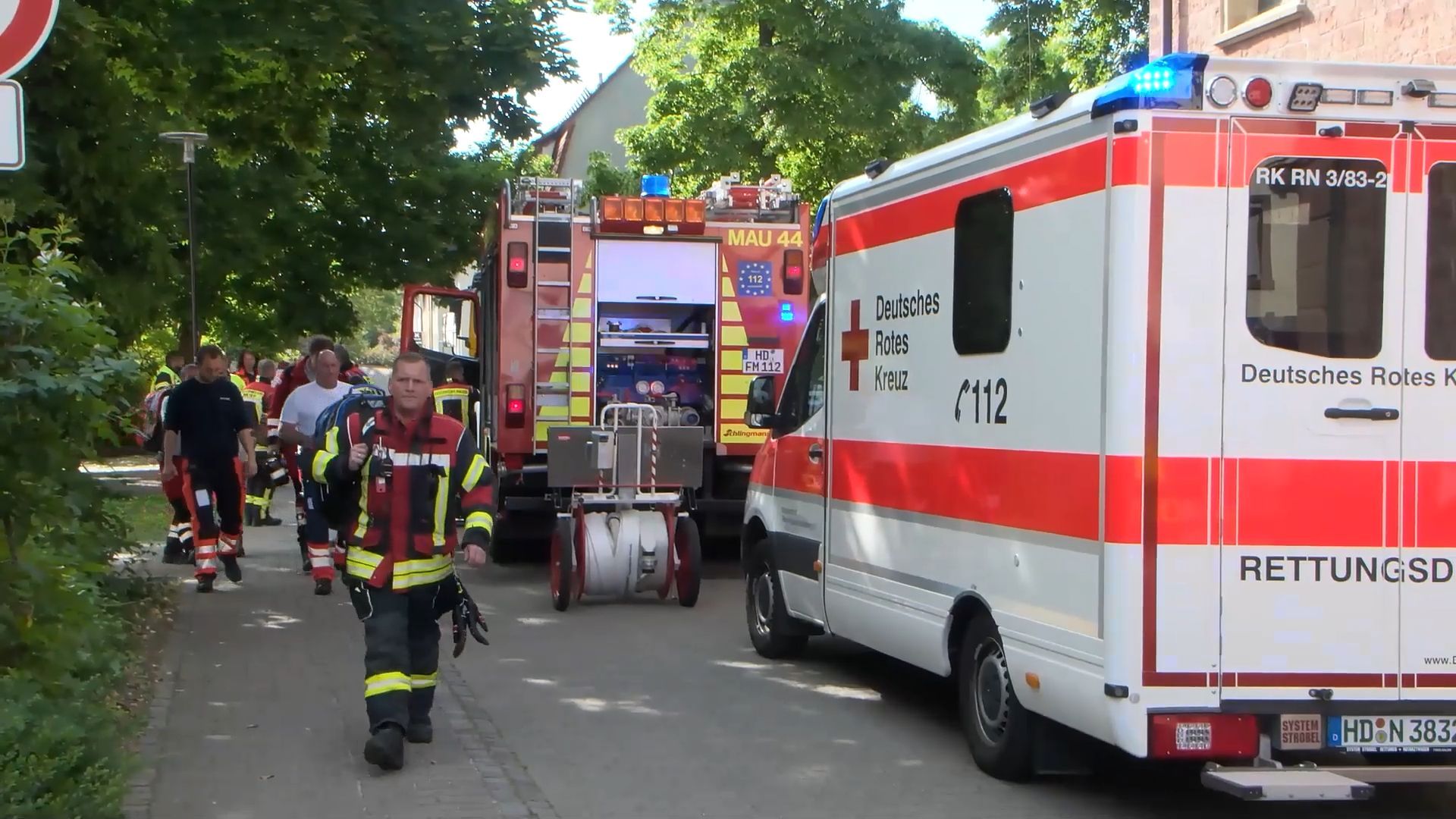 Video: Fußgängerin stirbt bei Unfall mit Tanklastzug