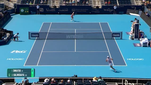 Highlights: Swiatek reaches semifinals in Cincinnati