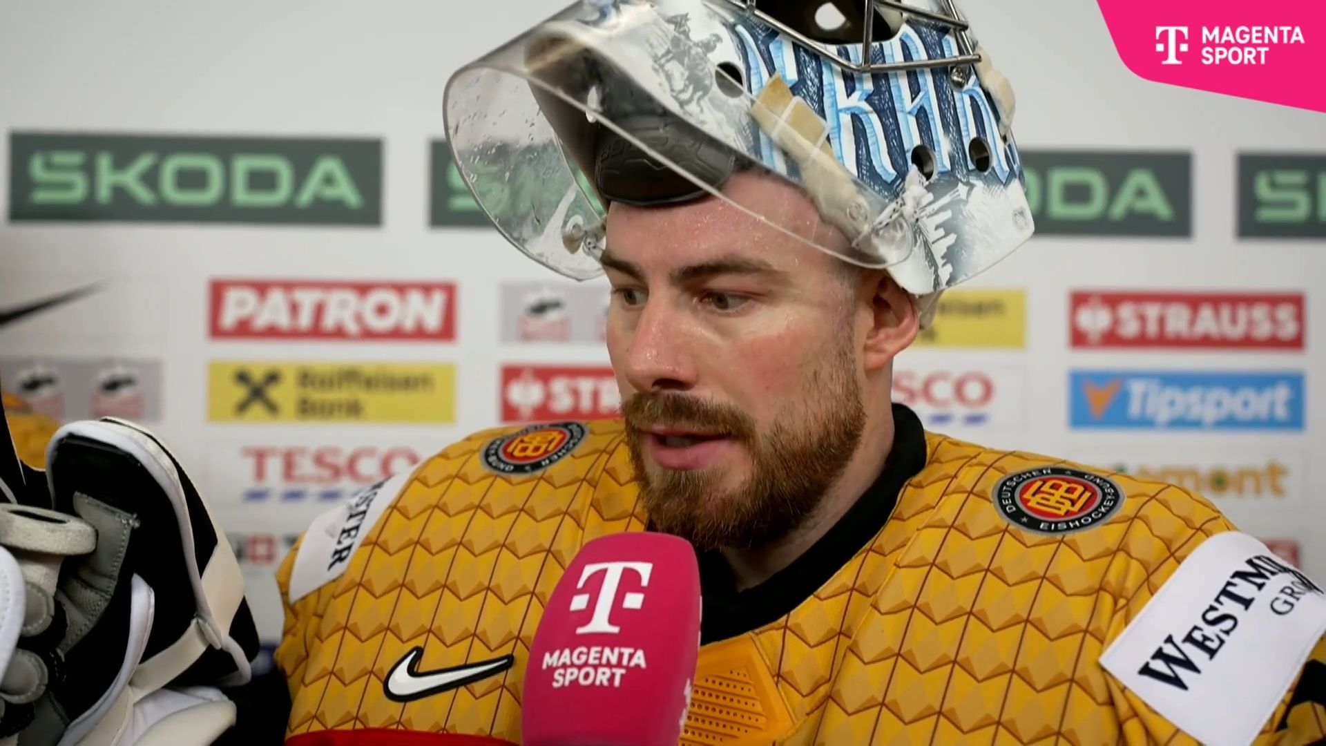Deutschlands Star-Goalie Philipp Grubauer nach dem Sieg gegen Kasachstan: 