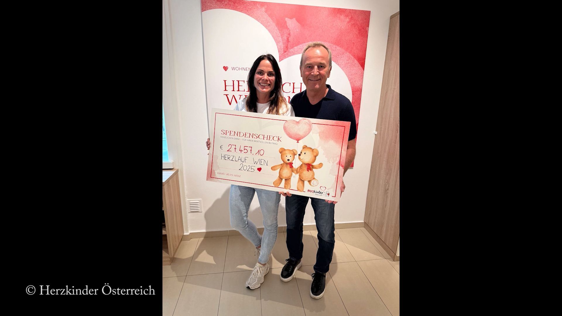 Video: Herzlauf Wien 27.500 Euro-Scheck an Herzkinder
