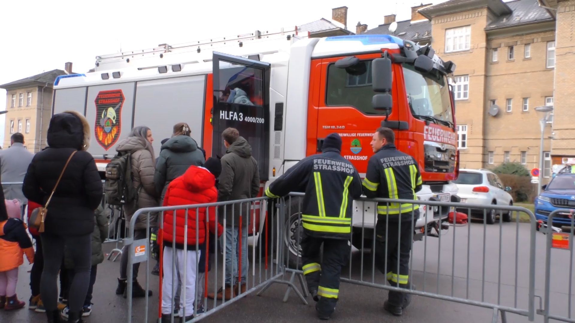 Video: Warten auf das Christkind mit der Freiwilligen Feuerwehr Strasshof an der Nordebahn