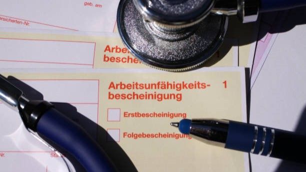 Hausärzteverband fordert schnelle Rückkehr der telefonischen Krankschreibung
