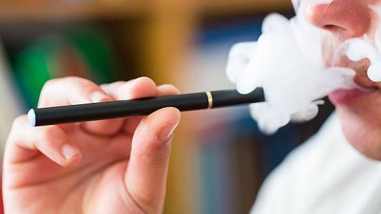 E-Zigaretten mit höheren toxischen Metallwerten bei Teenagern verbunden