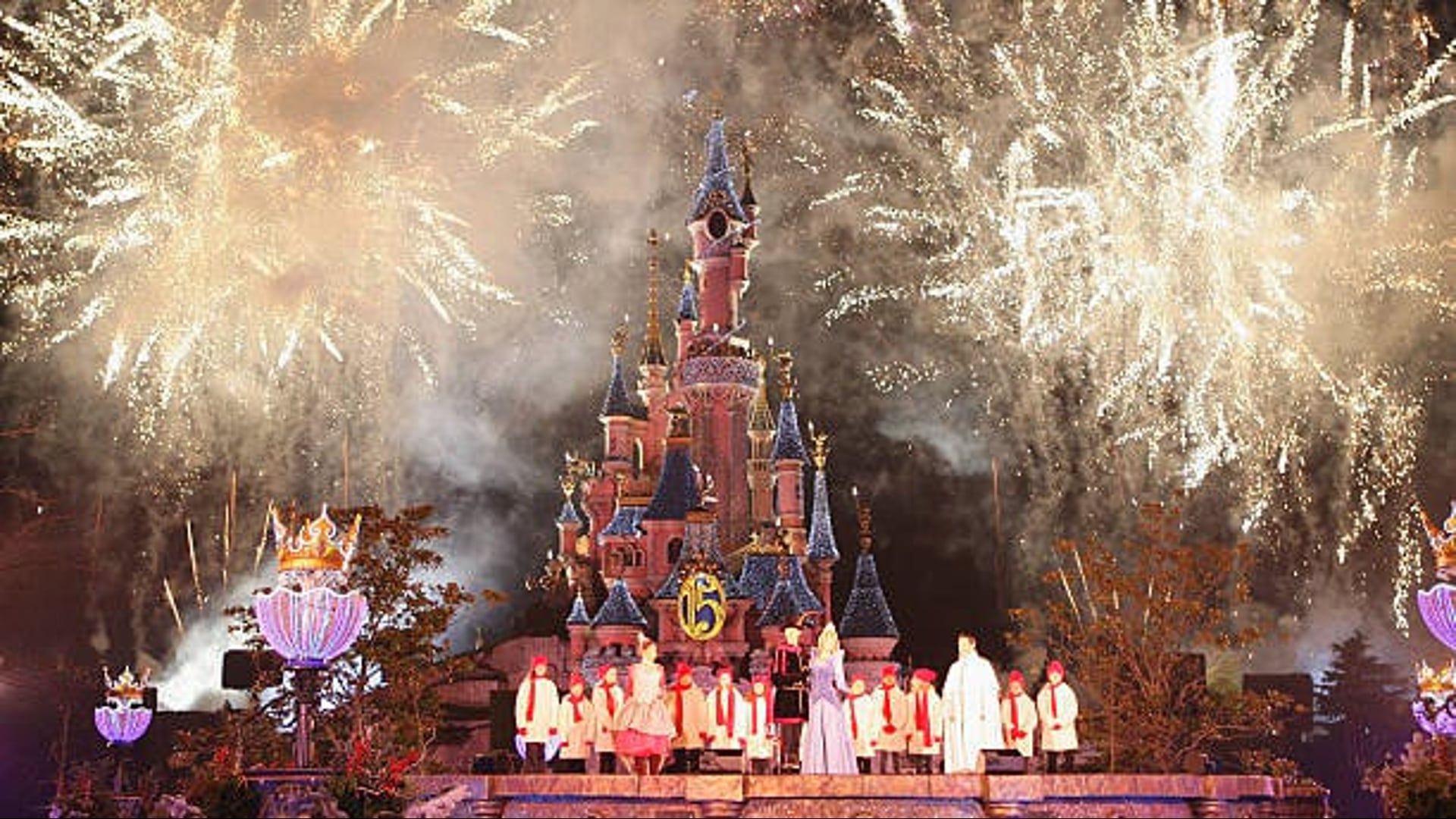 Video: Disney eröffnet neuen Themenpark im Nahen Osten