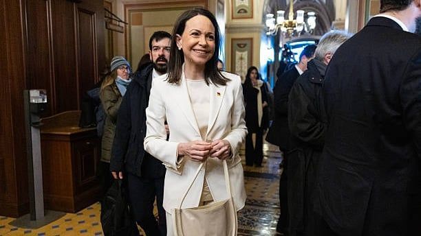 Video: Machado überreicht Trump ihre Friedensnobelpreis-Medaille