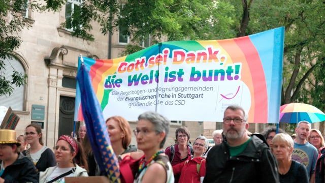 Video: Regenbogengemeinden unterwegs beim CSD Stuttgart