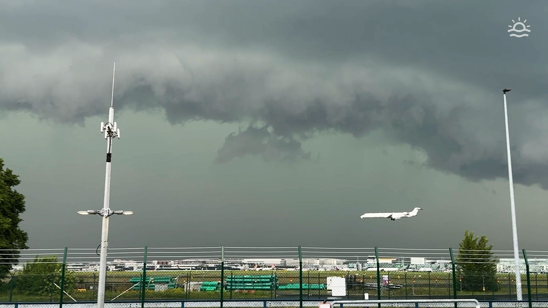Video: Schwere Unwetter in Deutschland: Sturmböen, Hagel und Verletzte