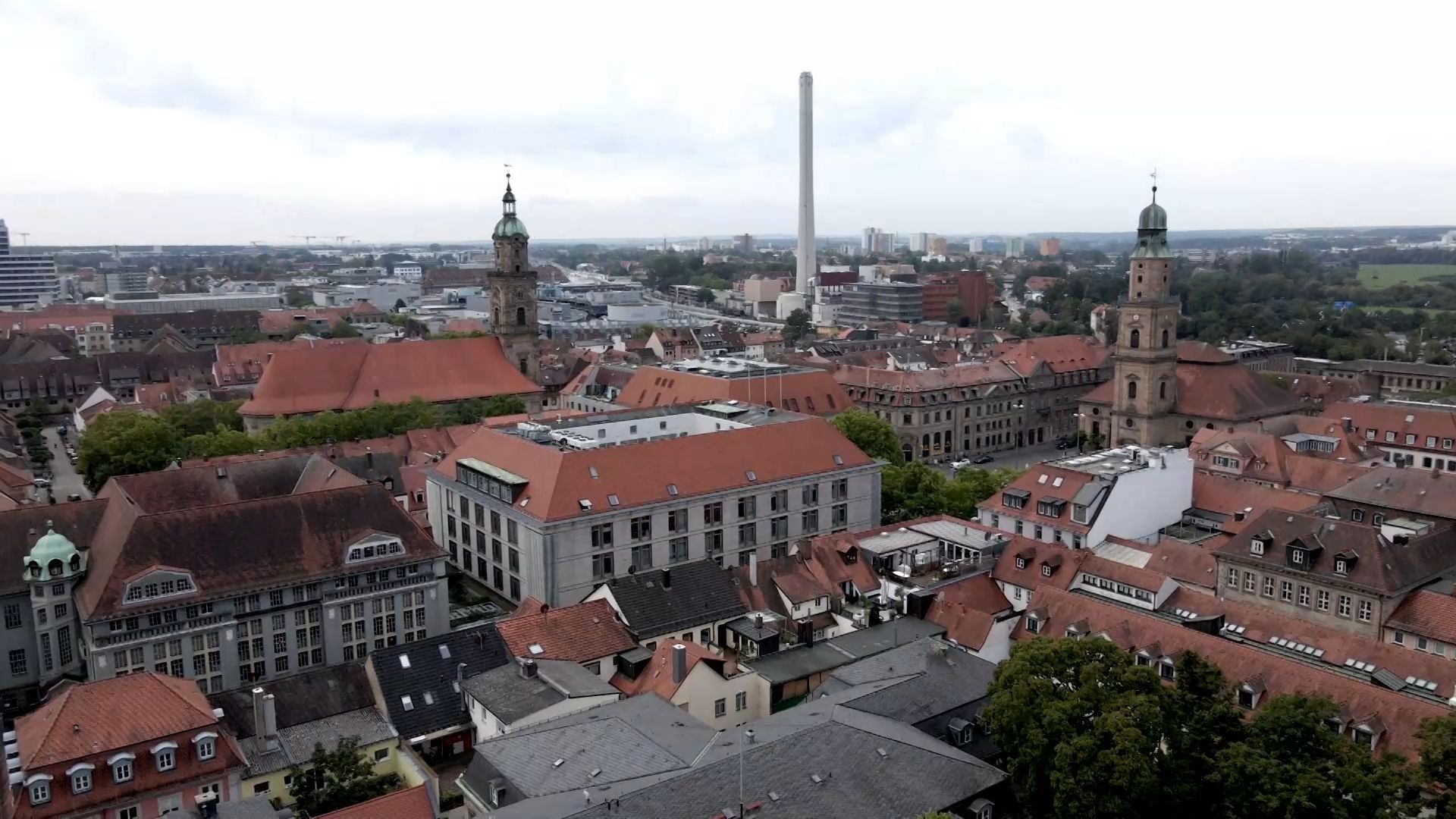Finanzloch in Erlangens Haushalt: OB Florian Janik spricht von größter Krise seit dem 2. Weltkrieg