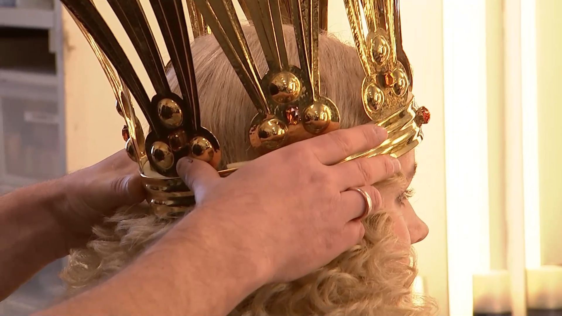 Christkind Nora Falk: First time in the robe