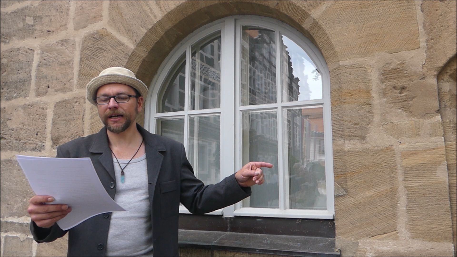 Poetry Slam zum Grundgesetz: Diese Rede lehnte die Stadt Ansbach ab