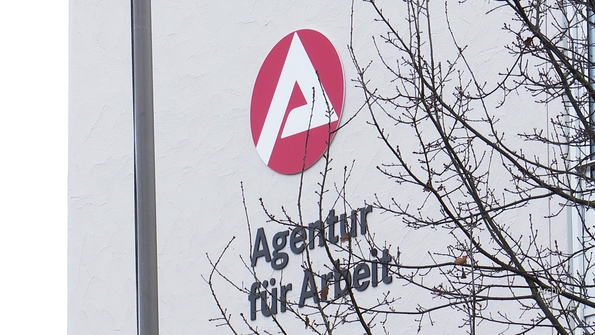 Video: Arbeitsmarktzahlen in Schwaben im Oktober