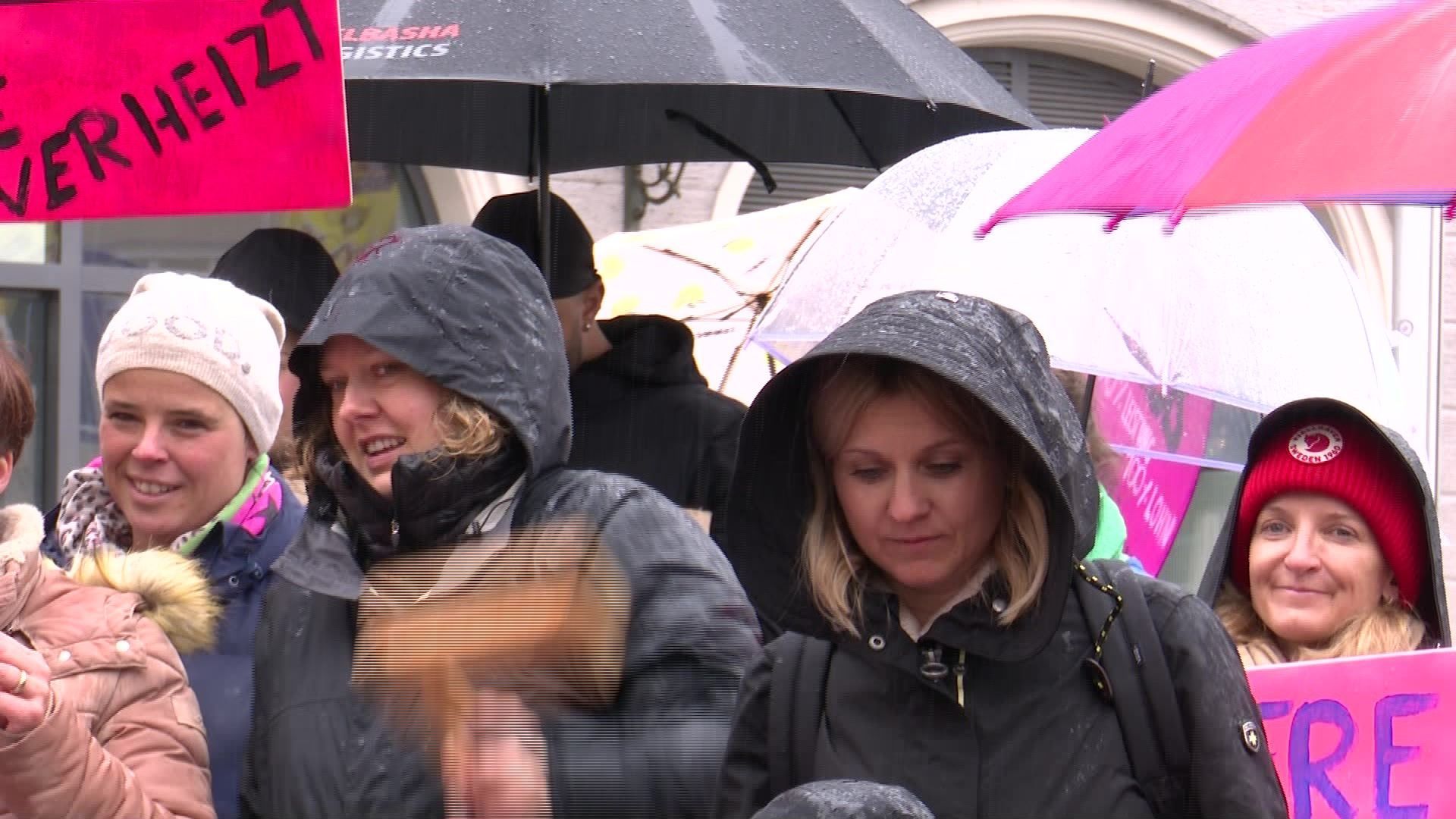 a.tv kompakt: Hebammen rufen zur Demo auf