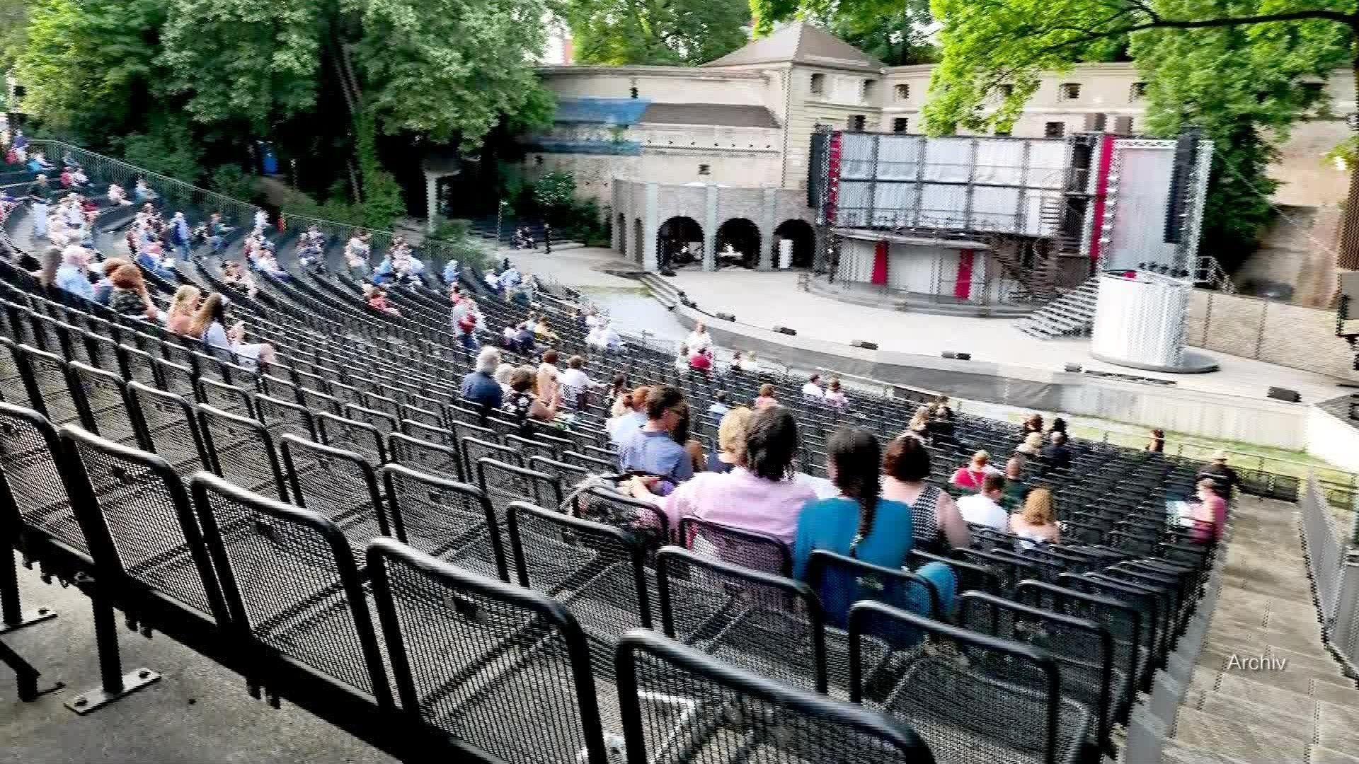 Video: a.tv kompakt: Sanierung der Augsburger Freilichtbühne verschiebt sich