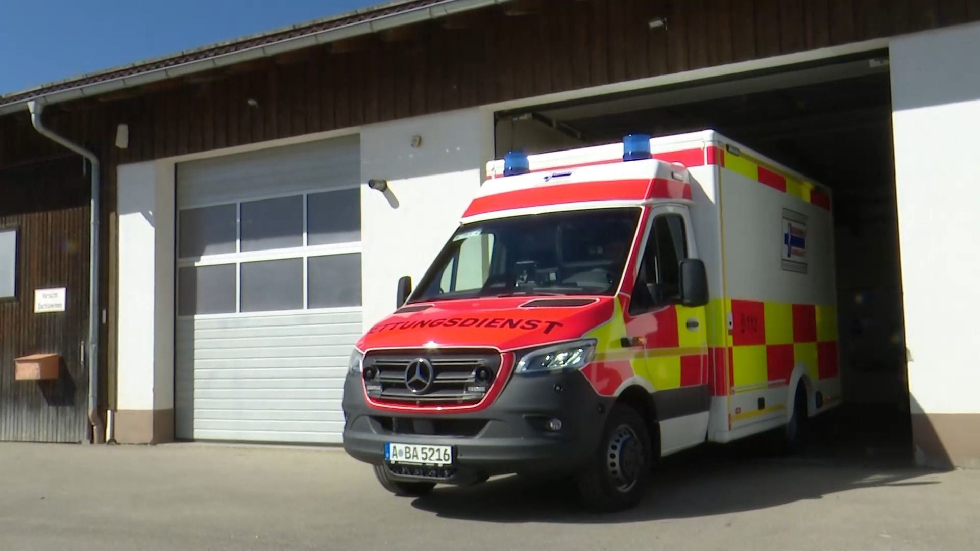 Video: Mehr Sicherheit im Notfall - Neuer Rettungswagen für die Region Jettingen-Scheppach