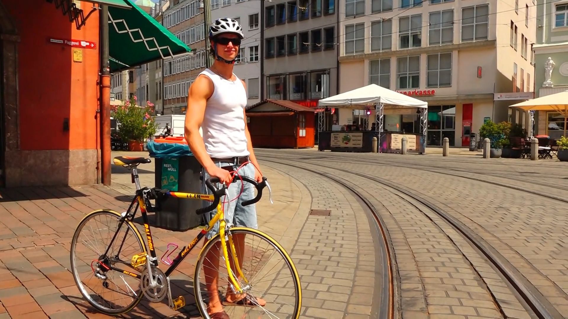 Video: Gefährlicher Straßenverkehr – Wie Radfahrer besser geschützt werden können