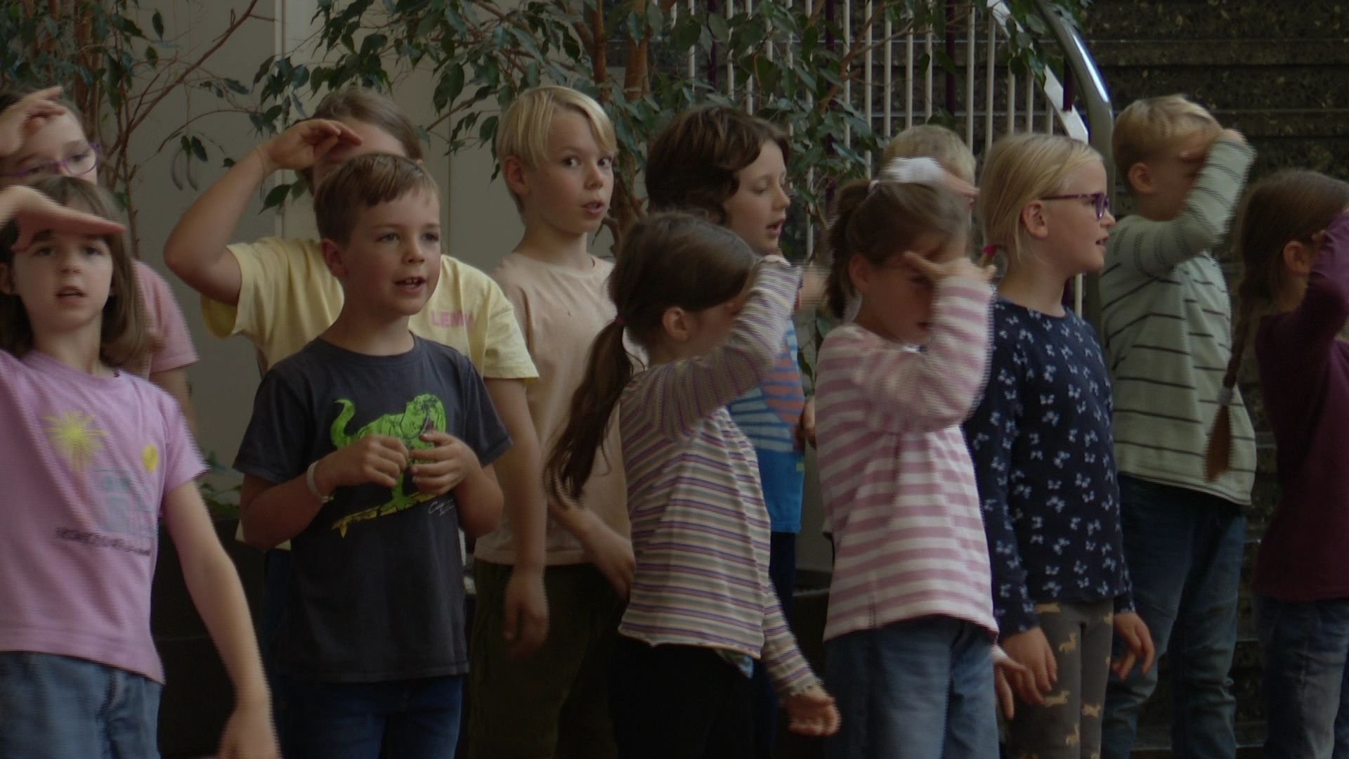 Video: Endlich stinkt's nicht mehr auf der Schultoilette!