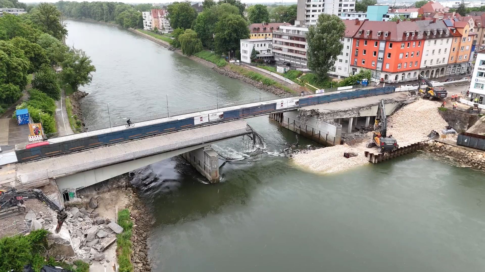 Video: Abrissarbeiten an der Gänstorbrücke