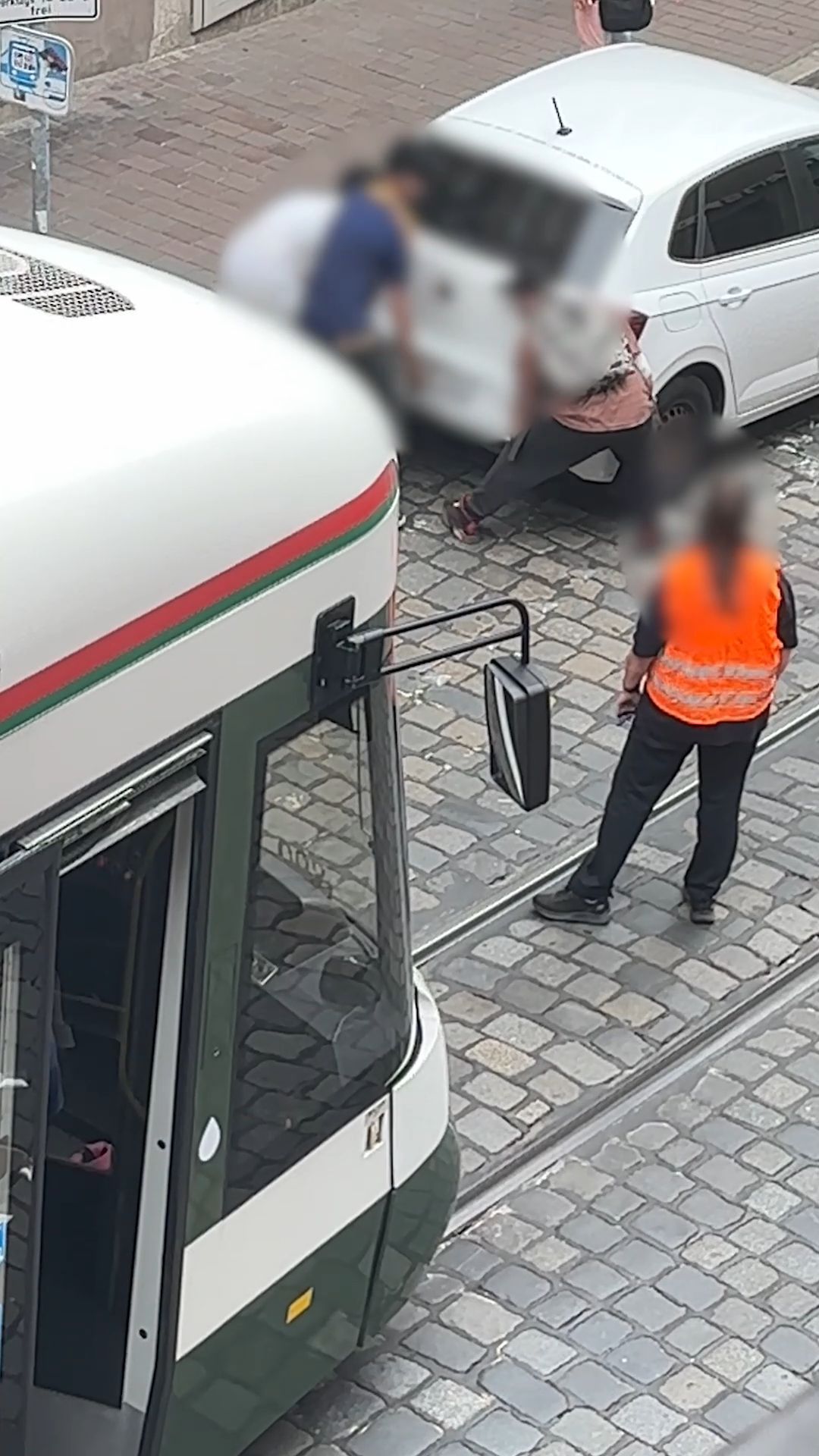 Young men move car: Video goes viral