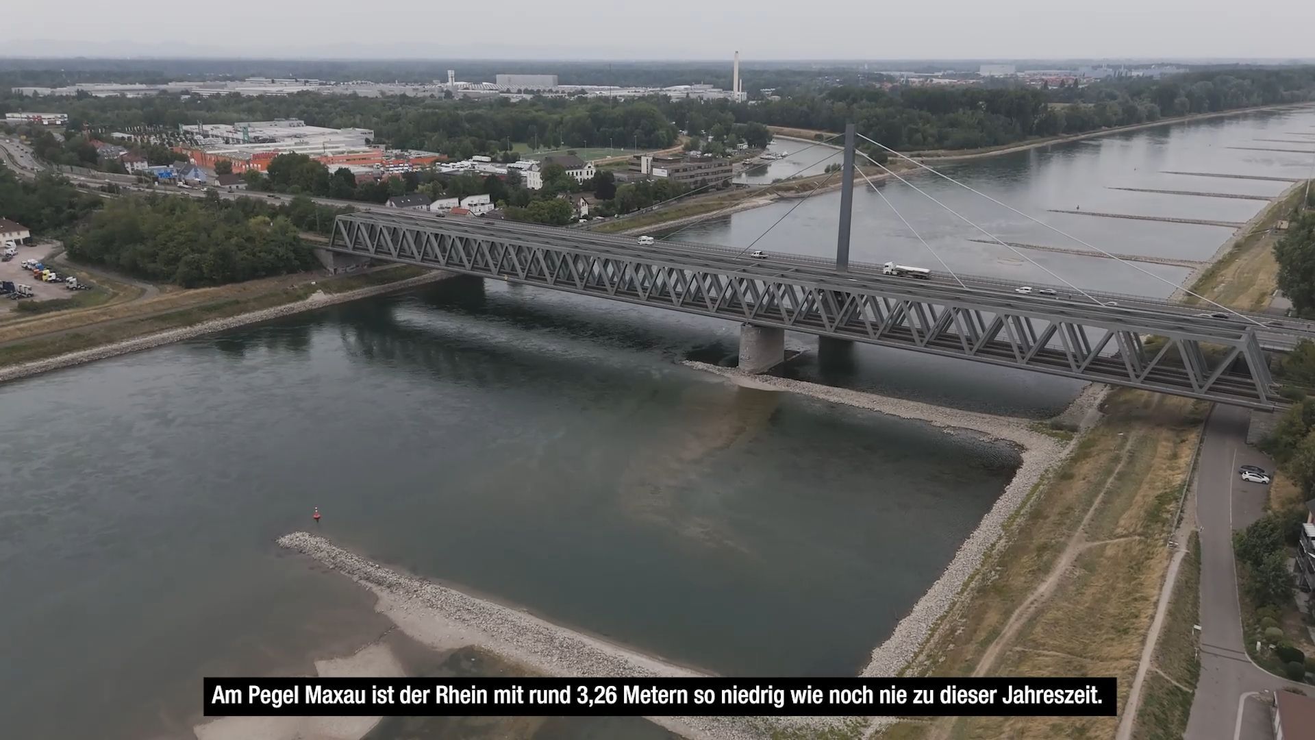 Video: Niedrigwasser auf dem Rhein bei Karlsruhe