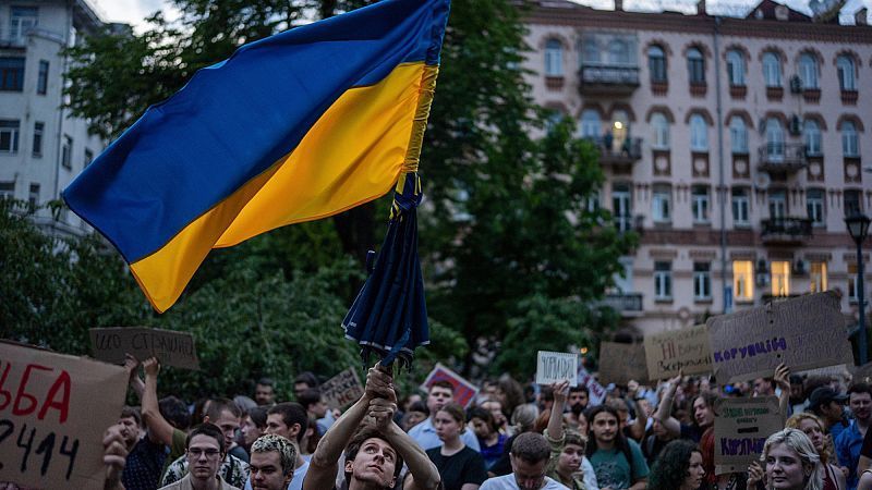 Proteste gegen Gesetz zu Anti-Korruptionsbehörden in der Ukraine: Will Selenskyj seine Entourage schützen?