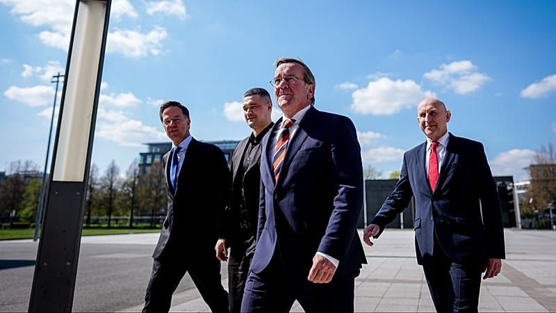 Berlin: 120.000 Drohnen und neue Raketen für die Ukraine zugesagt