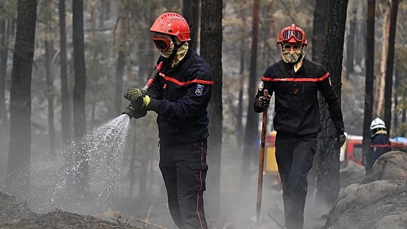 Video: Schock über Waldbrände in Frankreich: 2 tote Feuerwehrleute und weiter Alarm