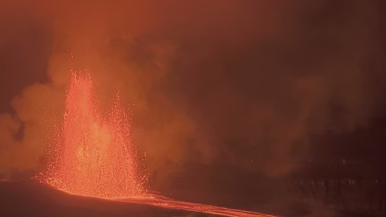Video: US: Kilauea-Vulkanausbruch schickt Aschewolke bis 20.000 Fuß in den Himmel über Hawaii