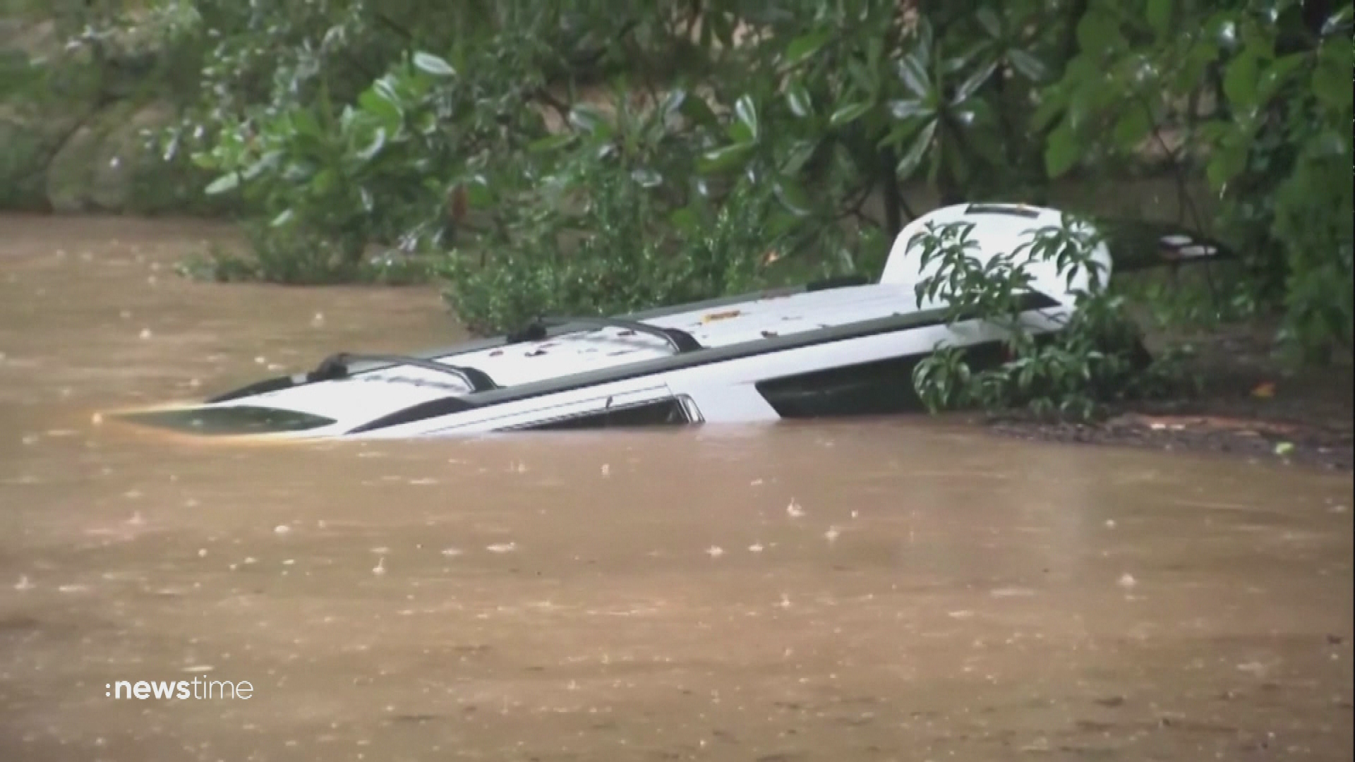 Hurrikan "Helene" kracht mit über 200 km/h auf Floridas Küste - Video