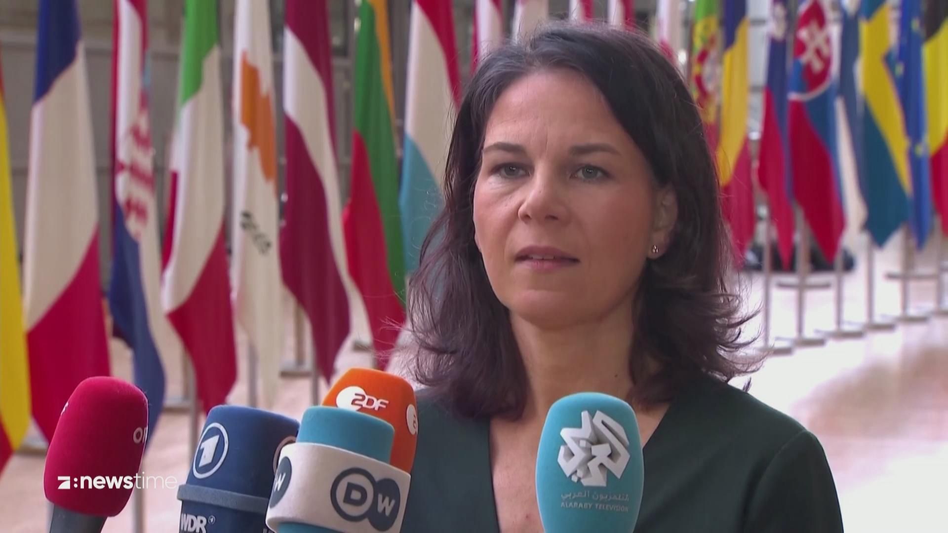 Nawalny-Tod "wird uns beschäftigen": Diese Maßnahme fordert Baerbock gegen Putin