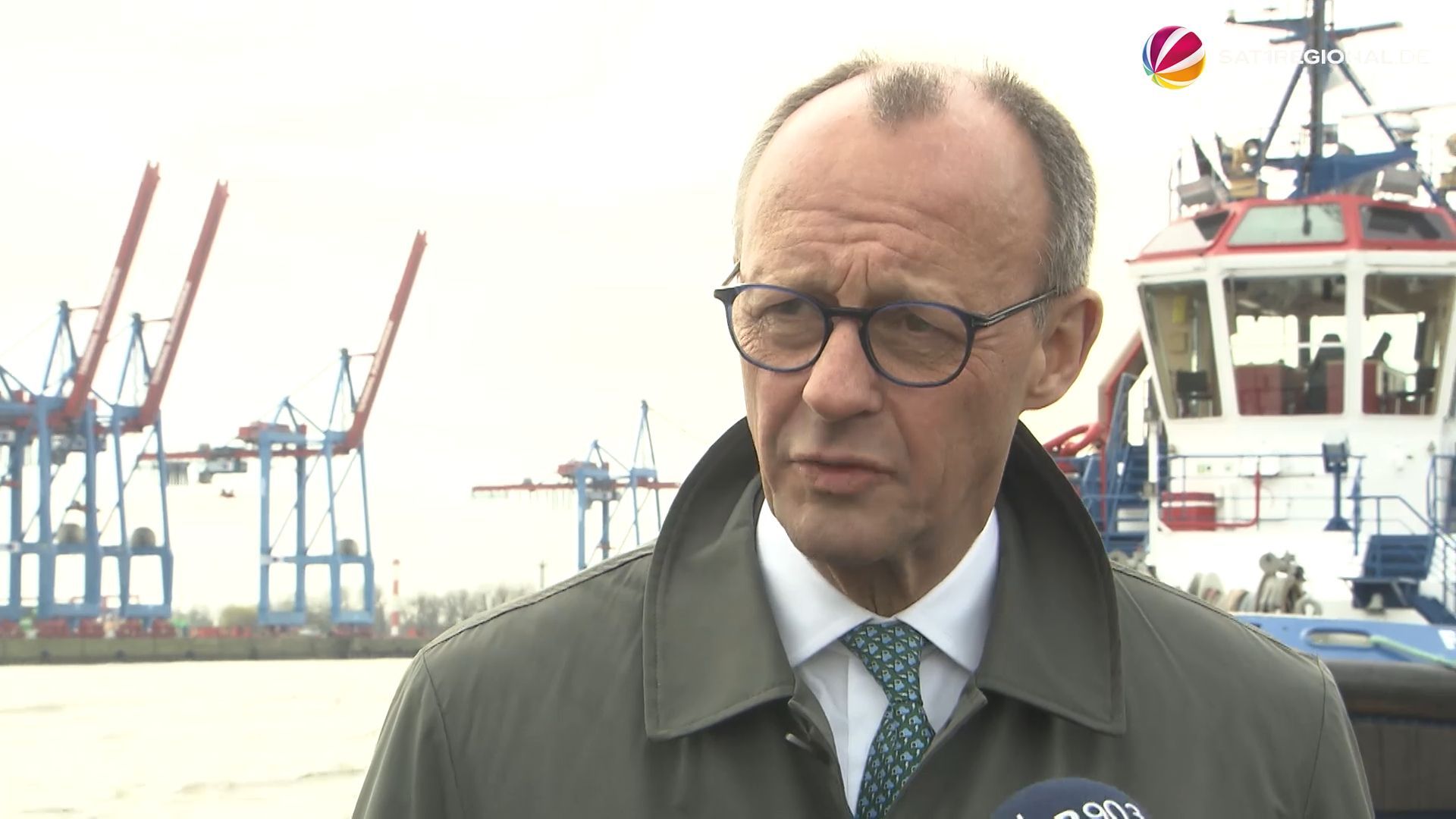 CDU-Chef Friedrich Merz besucht Hamburger Hafen