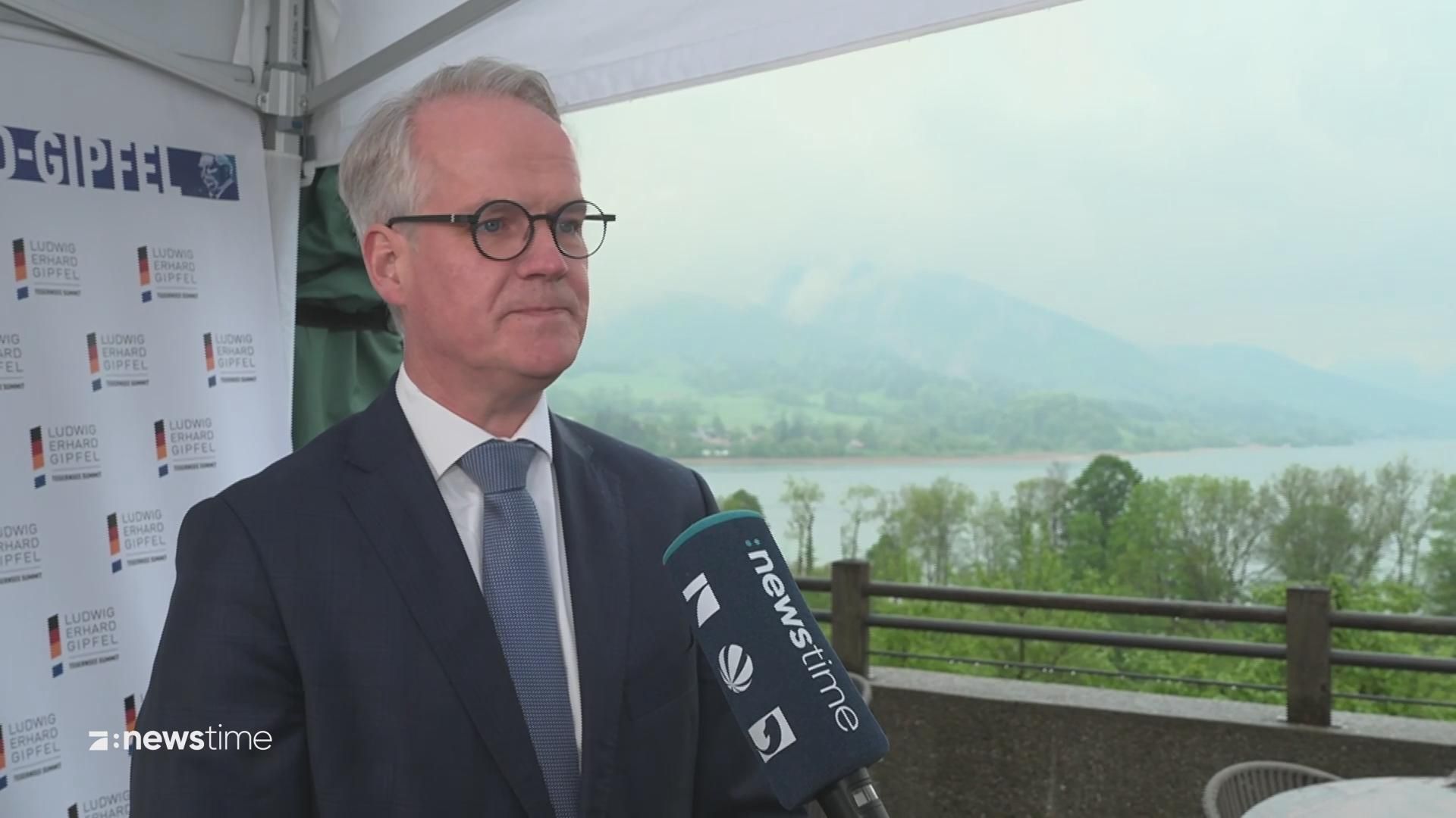 Interview mit Dr. Henrik Ahlers