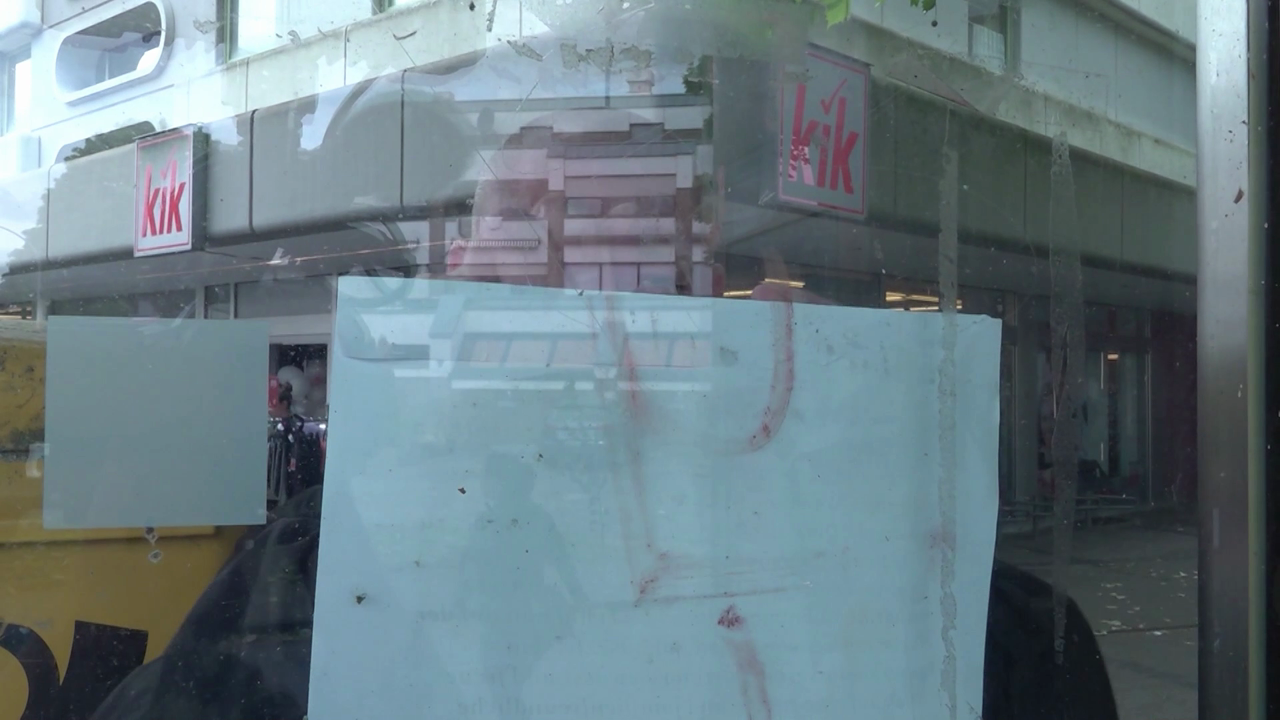 Video: Alleinerziehender Vater kämpft gegen Wohnungsmangel und hohe Mieten