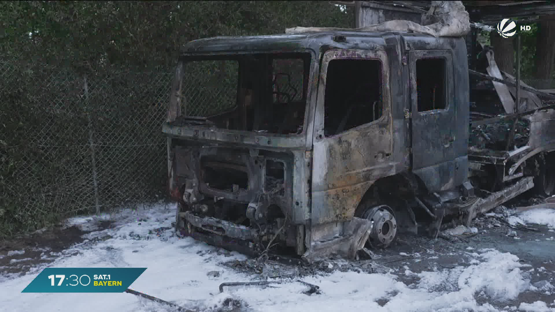 Video: Brandanschlag auf Münchner Reiterstaffel: Schaden in Millionenhöhe