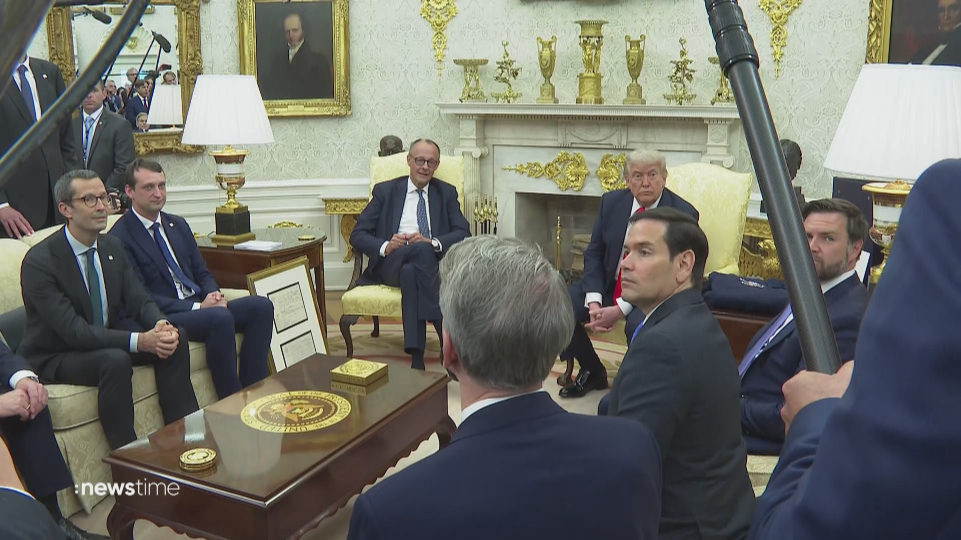 Video: Merz und Trump: Smalltalk im Weißen Haus