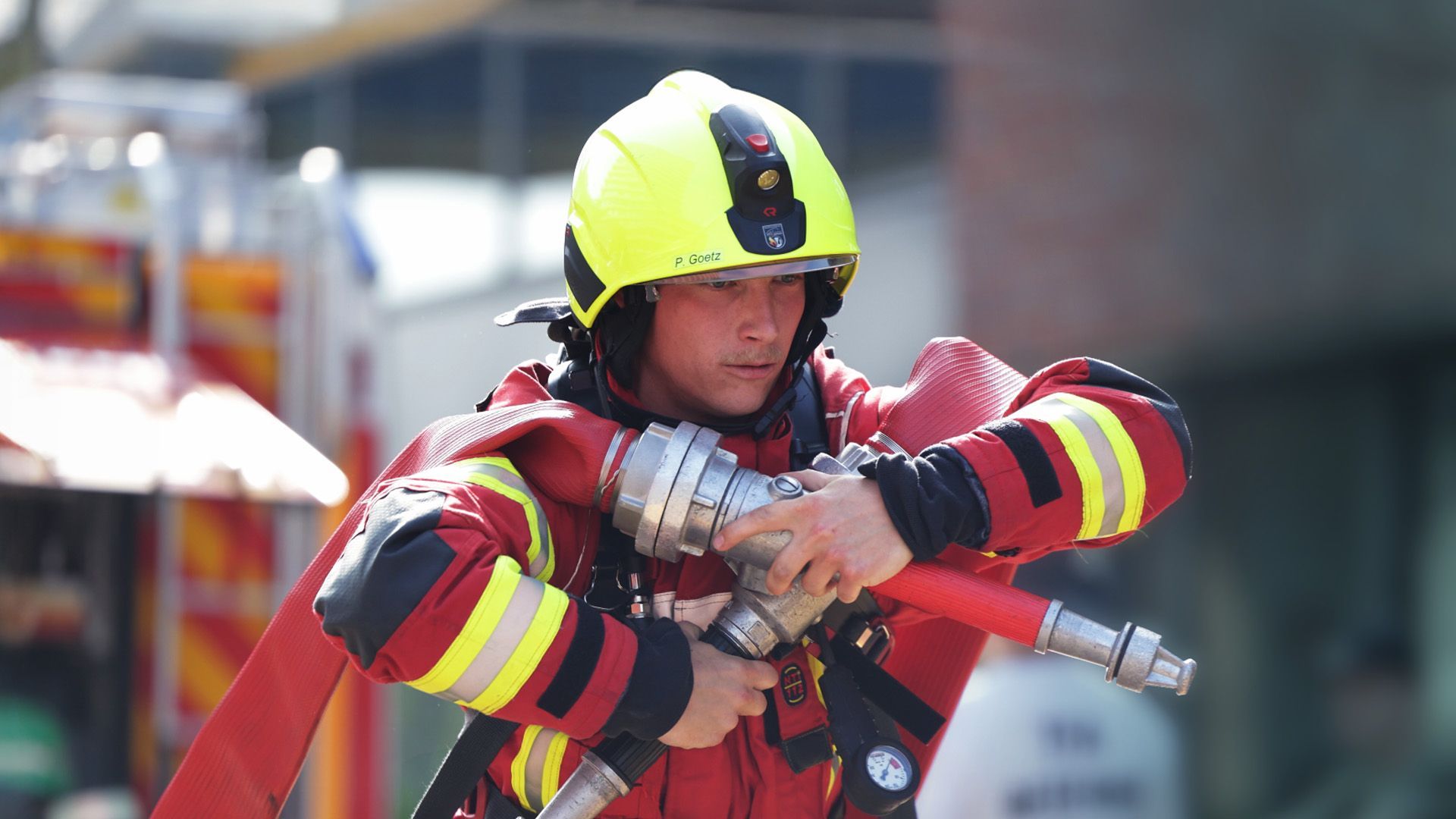 Video: Wettbewerb der Feuerwehrleute-Elite