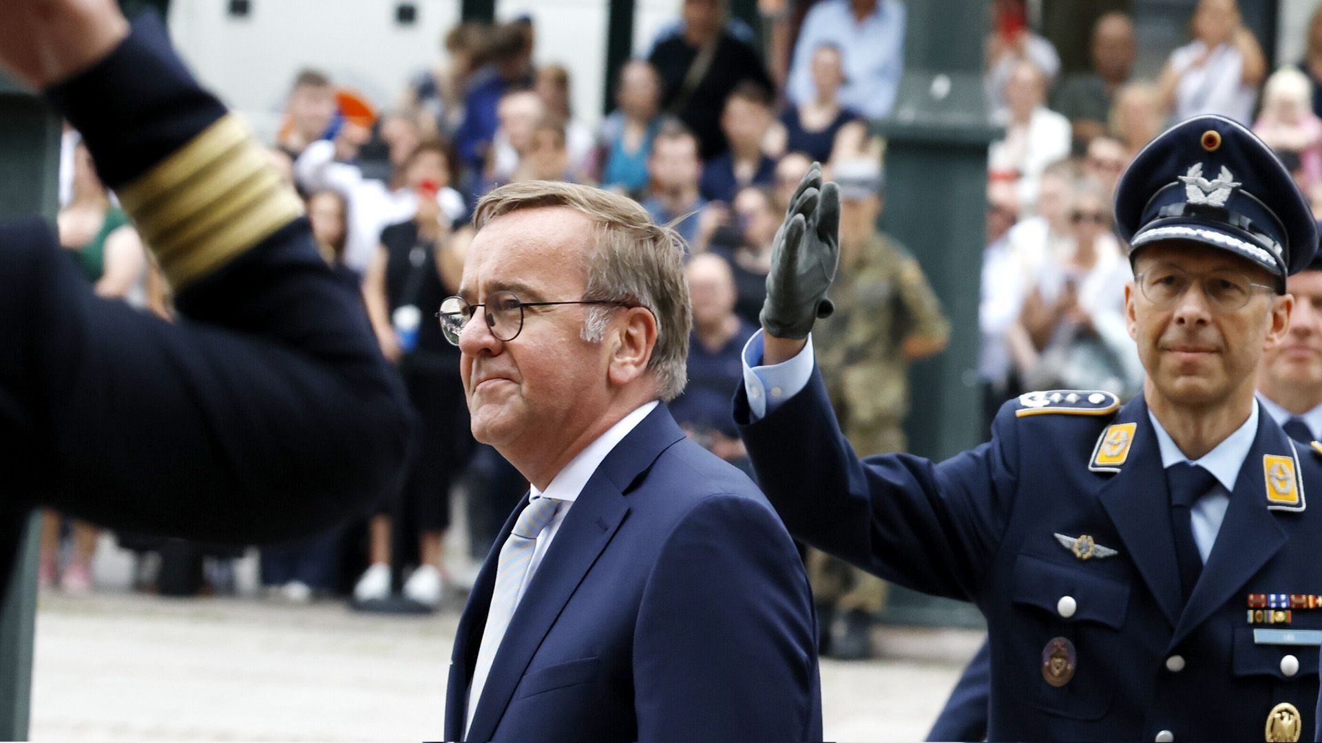 Video: Veteranentag: Deutschland ehrt Soldaten