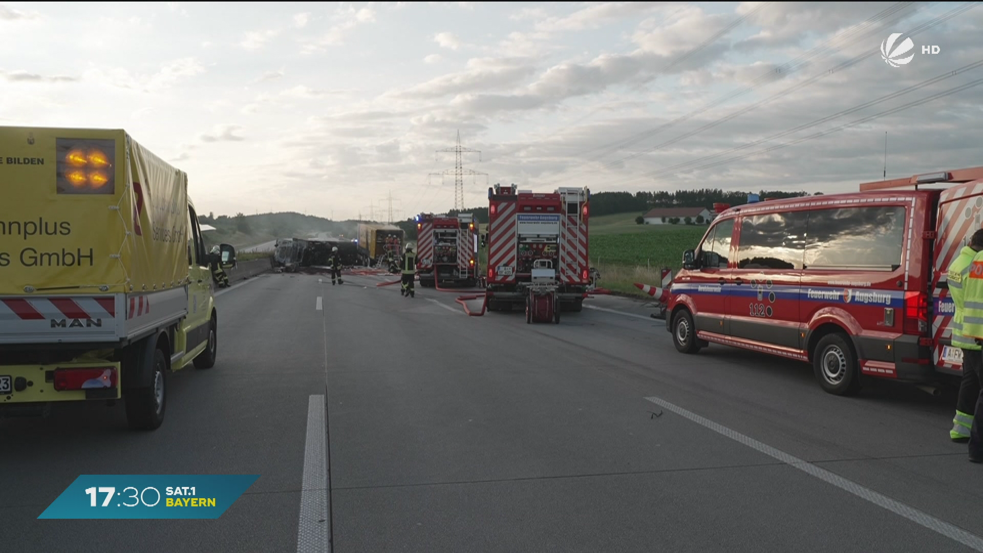 Video: Tödlicher Unfall auf A8 bei Dasing: Gefahrgut-Lastwagen in Brand geraten