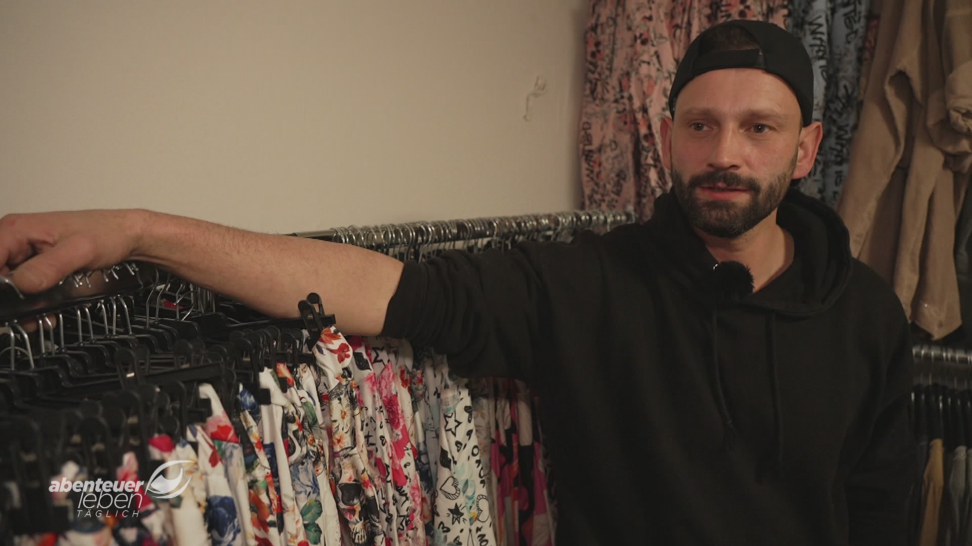 Bargain Hunting on Stream: Totti's TikTok Business