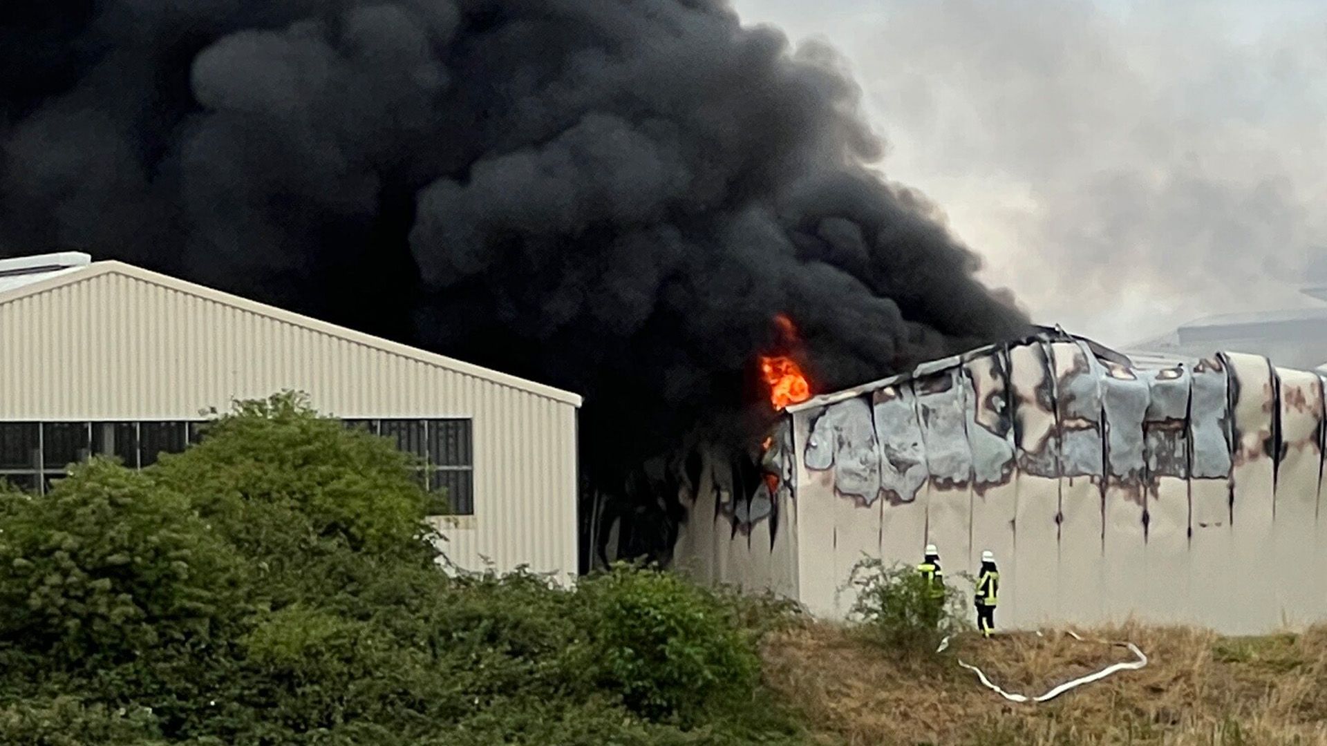 Video: Mega-Brand wegen falsch entsorgten Akkus