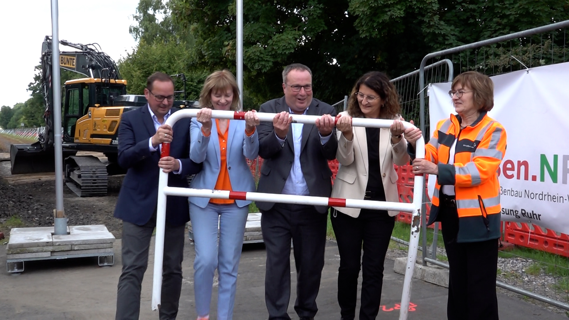 Video: Radweg in NRW: 1,5km Bauabschnitt gestartet, Ziel bleibt 100km