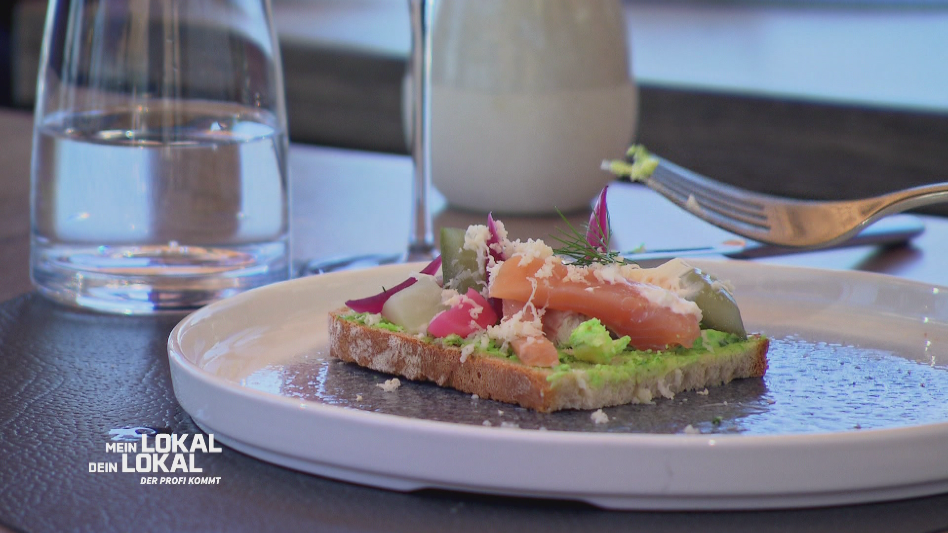 How much fish fits on a slice of bread?