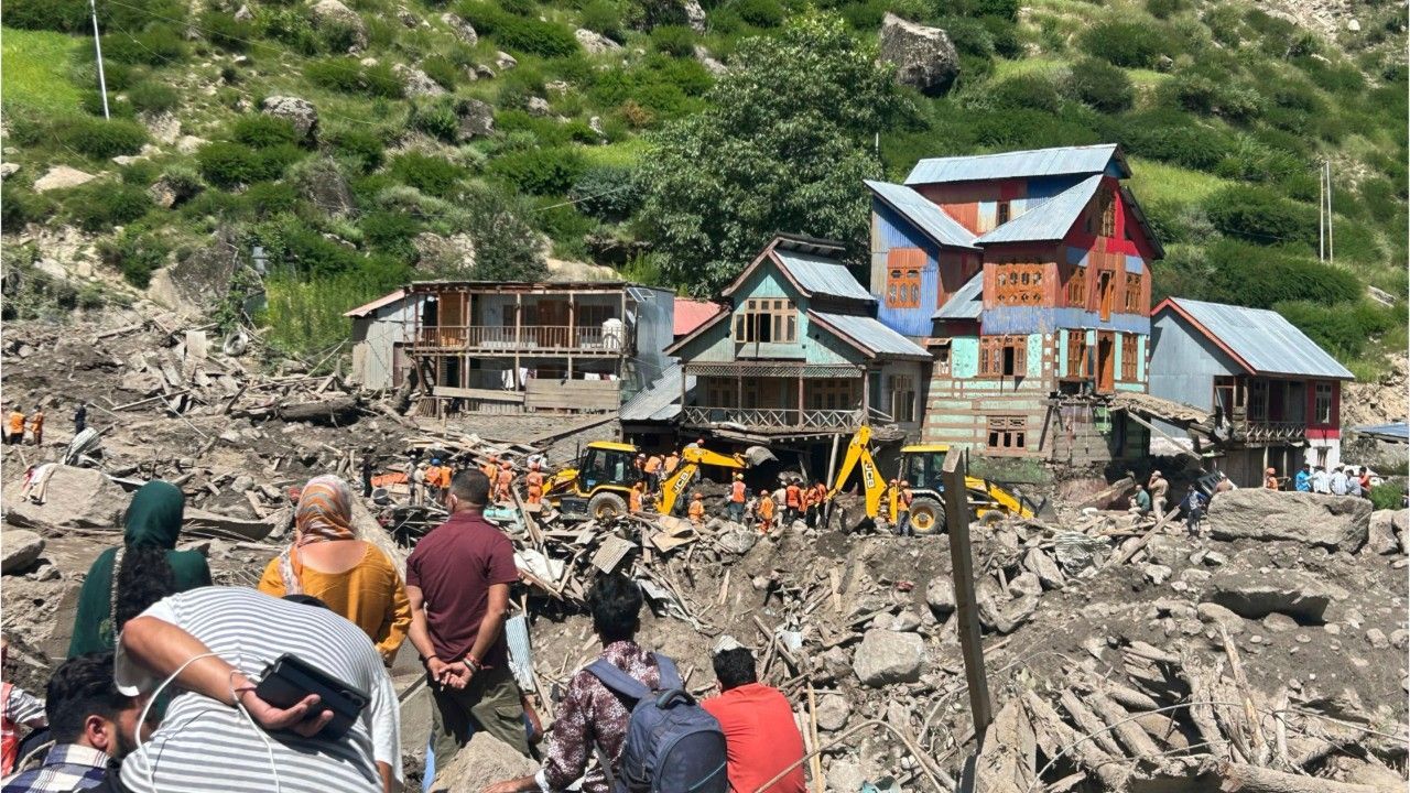 Tote nach Sturzflut in Himalaya-Region