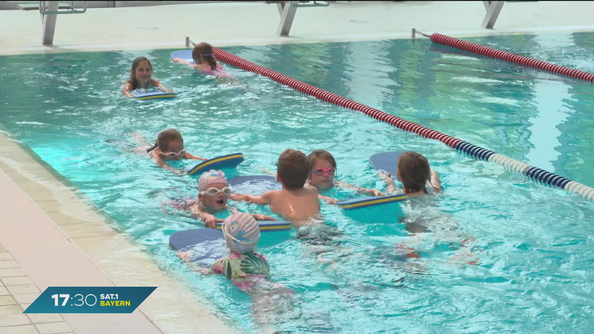 Video: Schwimmförderung in Bayern: Jedes zweite Kind kann nicht richtig schwimmen